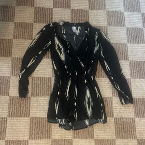 No Boundaries Black Printed Long-Sleeve Romper